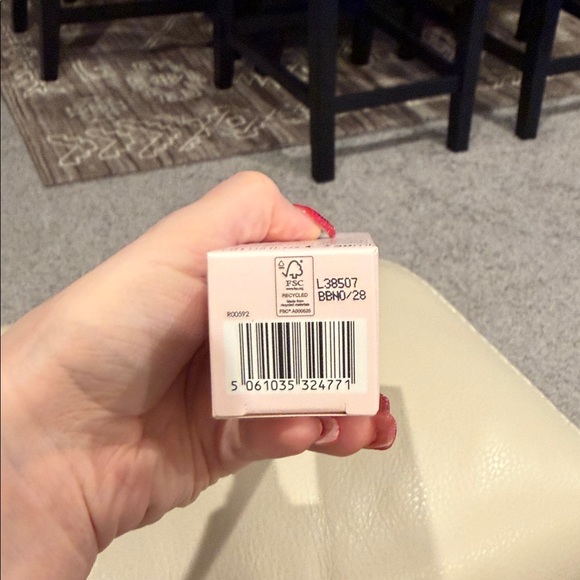 Rodial Pink Diamond Lifting Serum - Picture 3 of 6